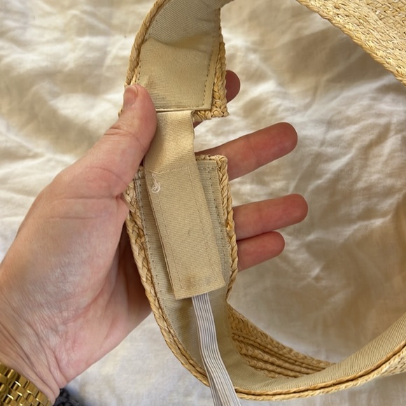 Adjustable visor - Picture 3 of 4